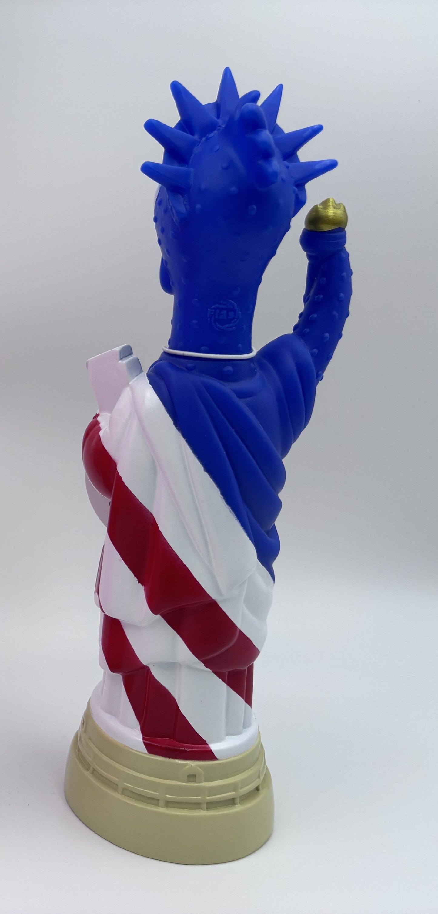Squeeze Me Mini Statue of Liberty Chicken (Blue, 2.5-Inch)